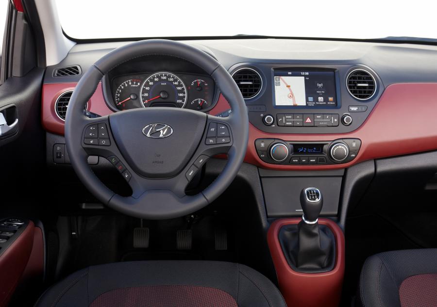 Интерьер Hyundai i10 2016 года  (фото 14 из 42)